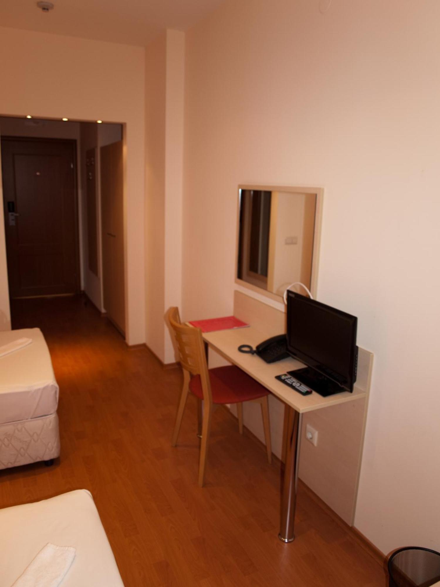 Hotel Astra Sofya Dış mekan fotoğraf