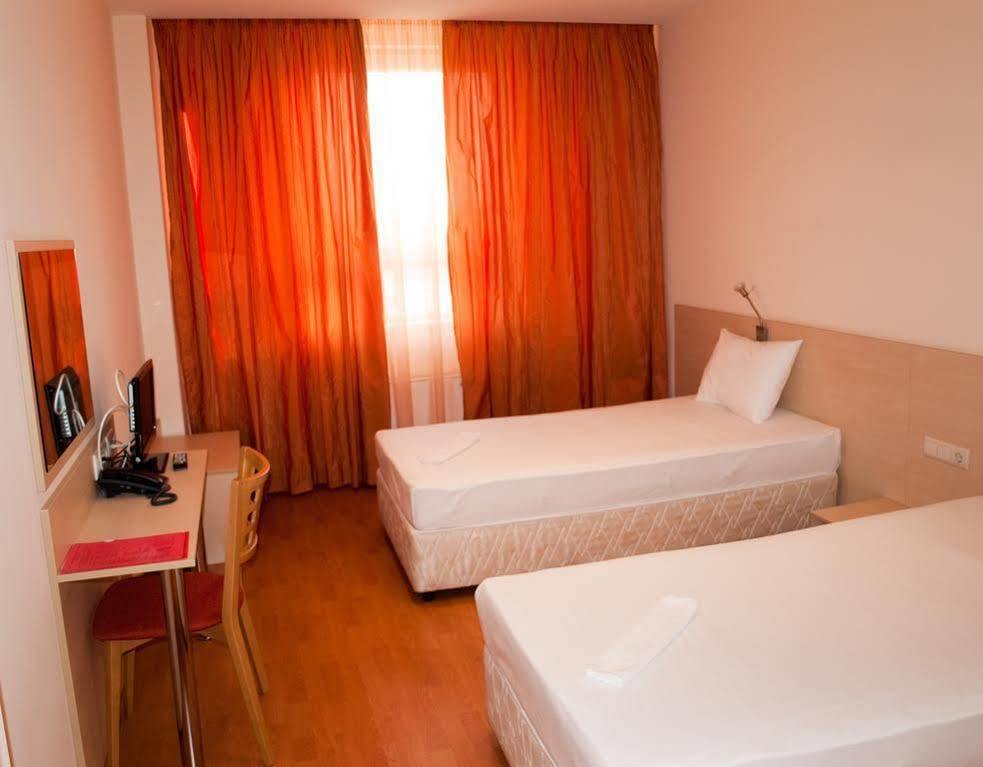 Hotel Astra Sofya Dış mekan fotoğraf